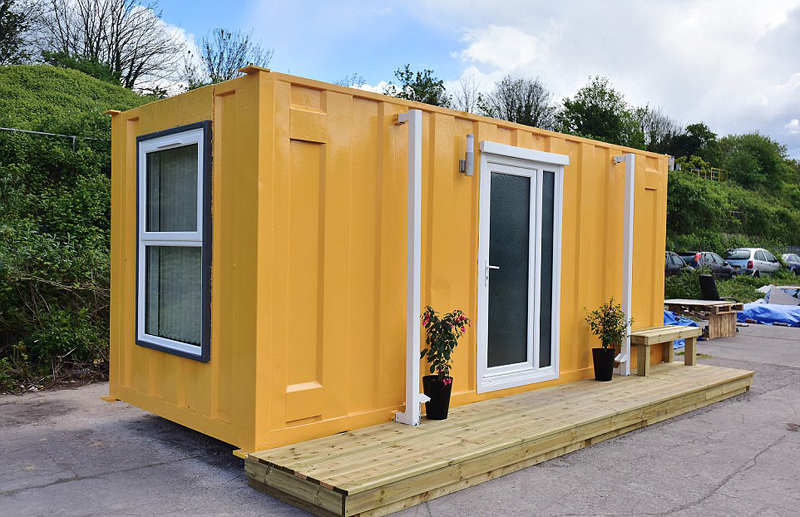 集裝箱也能當住宅？英國企業(yè)家創(chuàng)新改造，為流浪漢提供溫暖家園